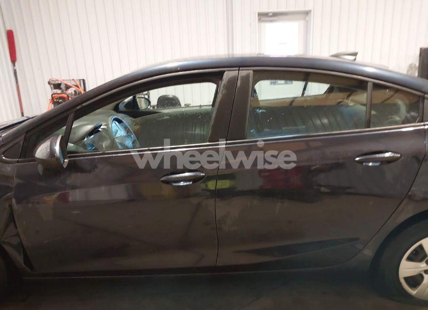 Photo 14 of 2016 Chevrolet Cruze LS AUTO (VIN 1G1BC5SM2G7258172)
