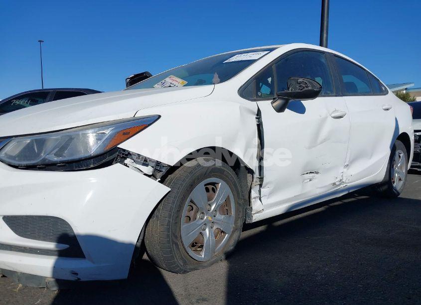 Photo 6 of 2016 Chevrolet Cruze LS AUTO (VIN 1G1BC5SM2G7259984)