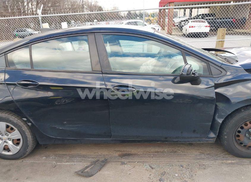 Photo 13 of 2016 Chevrolet Cruze LS AUTO (VIN 1G1BC5SM2G7260536)