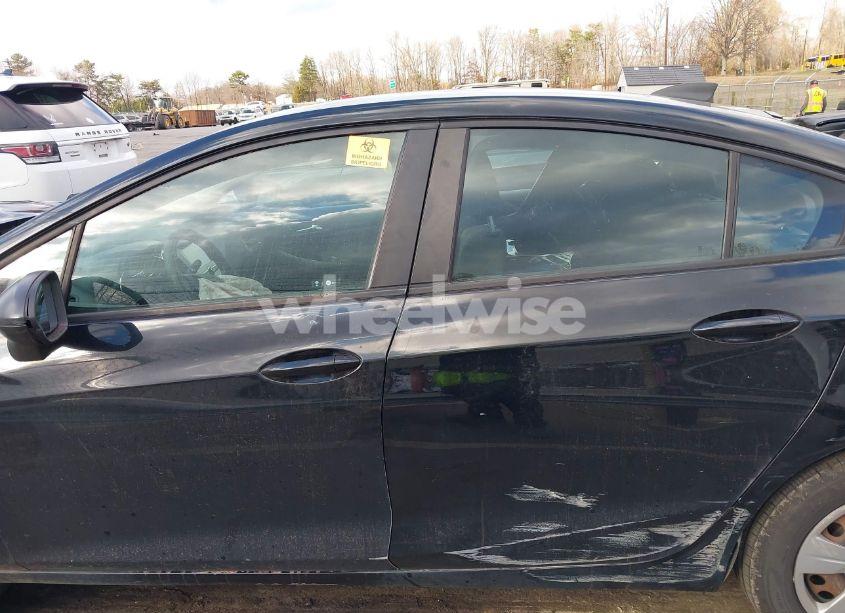 Photo 14 of 2016 Chevrolet Cruze LS AUTO (VIN 1G1BC5SM2G7260536)