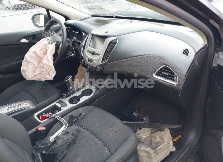 Photo 5 of 2016 Chevrolet Cruze LS AUTO (VIN 1G1BC5SM2G7260536)