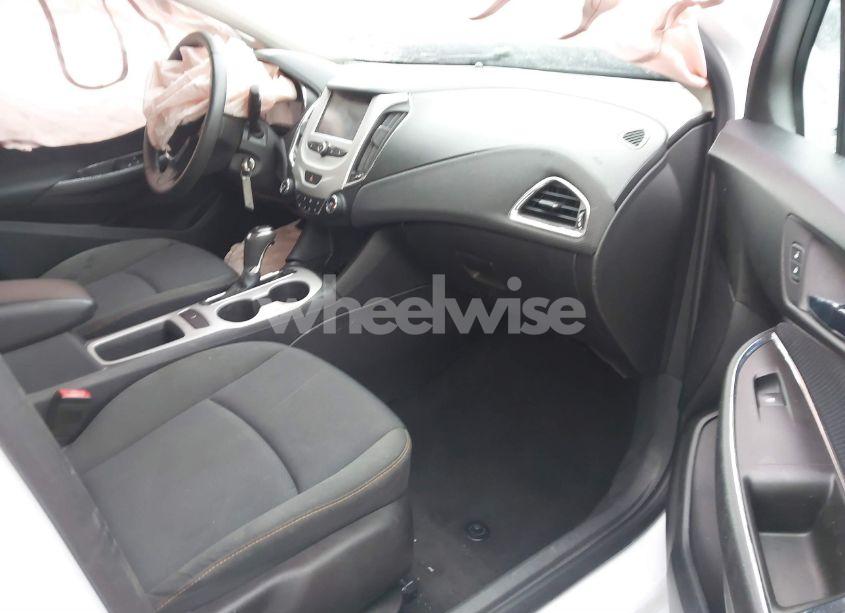 Photo 5 of 2016 Chevrolet Cruze LS AUTO (VIN 1G1BC5SM2G7274730)