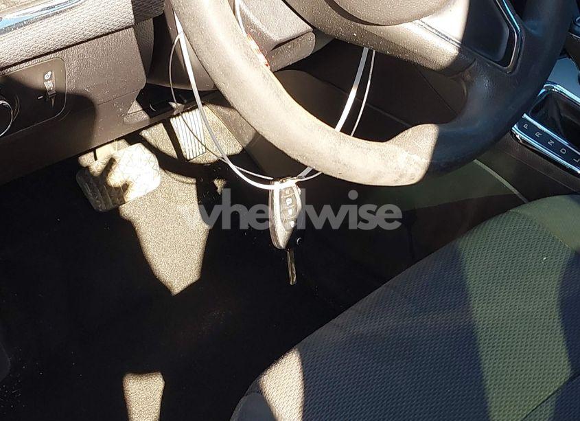 Photo 11 of 2017 Chevrolet Cruze LS AUTO (VIN 1G1BC5SM2H7145744)