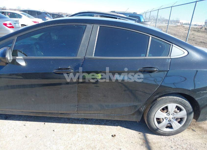 Photo 14 of 2017 Chevrolet Cruze LS AUTO (VIN 1G1BC5SM2H7145744)
