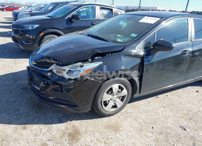 Photo 6 of 2017 Chevrolet Cruze LS AUTO (VIN 1G1BC5SM2H7145744)