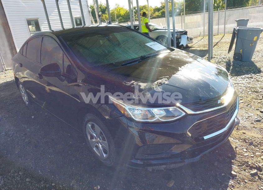 2017 Chevrolet Cruze LS AUTO (VIN 1G1BC5SM2H7150197) main photo