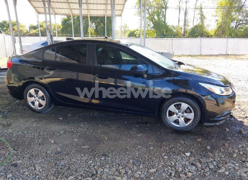 Photo 13 of 2017 Chevrolet Cruze LS AUTO (VIN 1G1BC5SM2H7150197)