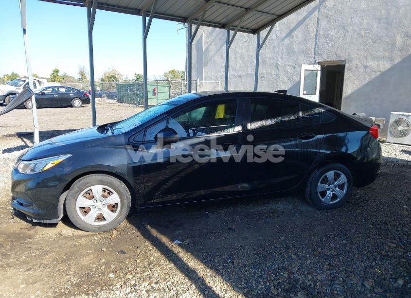 Photo 14 of 2017 Chevrolet Cruze LS AUTO (VIN 1G1BC5SM2H7150197)