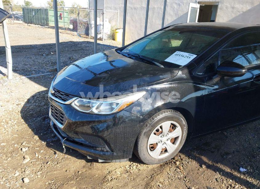 Photo 2 of 2017 Chevrolet Cruze LS AUTO (VIN 1G1BC5SM2H7150197)