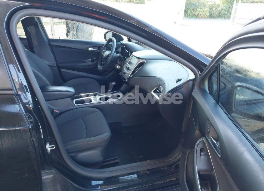 Photo 5 of 2017 Chevrolet Cruze LS AUTO (VIN 1G1BC5SM2H7150197)