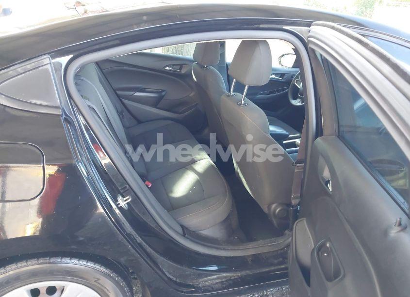 Photo 8 of 2017 Chevrolet Cruze LS AUTO (VIN 1G1BC5SM2H7150197)