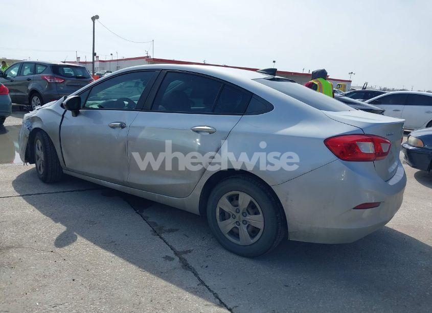 Photo 14 of 2017 Chevrolet Cruze LS AUTO (VIN 1G1BC5SM2H7209510)