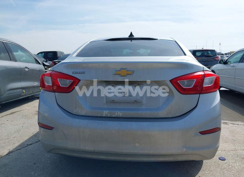 Photo 16 of 2017 Chevrolet Cruze LS AUTO (VIN 1G1BC5SM2H7209510)