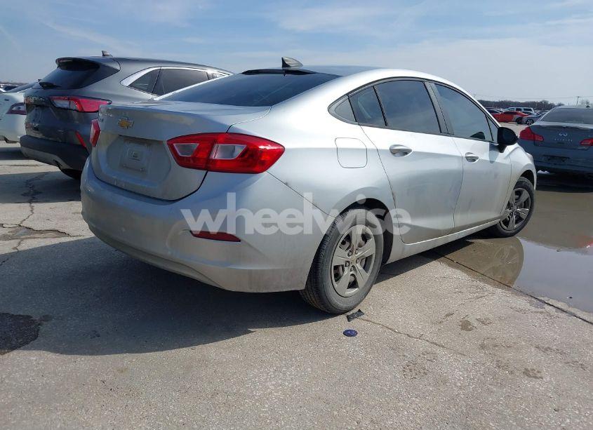 Photo 4 of 2017 Chevrolet Cruze LS AUTO (VIN 1G1BC5SM2H7209510)