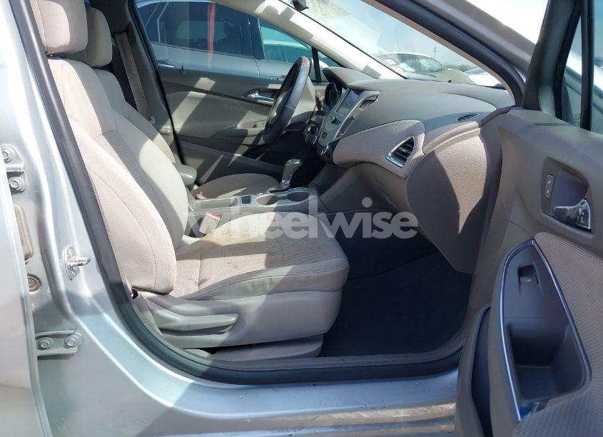 Photo 5 of 2017 Chevrolet Cruze LS AUTO (VIN 1G1BC5SM2H7209510)