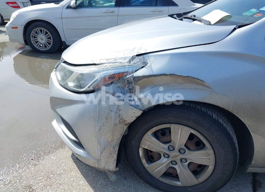 Photo 6 of 2017 Chevrolet Cruze LS AUTO (VIN 1G1BC5SM2H7209510)