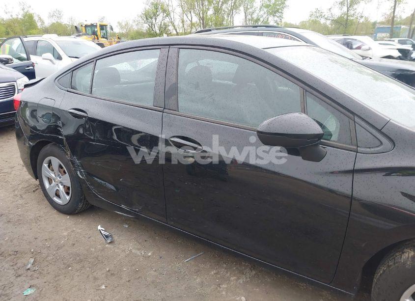 Photo 14 of 2017 Chevrolet Cruze LS AUTO (VIN 1G1BC5SM2H7223276)