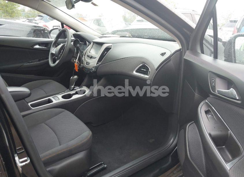 Photo 5 of 2017 Chevrolet Cruze LS AUTO (VIN 1G1BC5SM2H7223276)