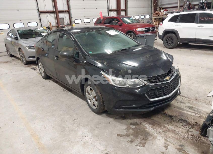 2017 Chevrolet Cruze LS AUTO (VIN 1G1BC5SM2H7246931) main photo
