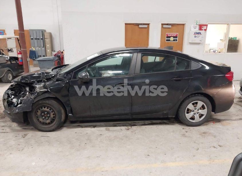 Photo 14 of 2017 Chevrolet Cruze LS AUTO (VIN 1G1BC5SM2H7246931)