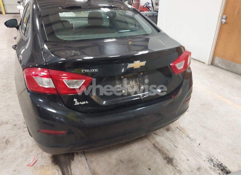 Photo 16 of 2017 Chevrolet Cruze LS AUTO (VIN 1G1BC5SM2H7246931)