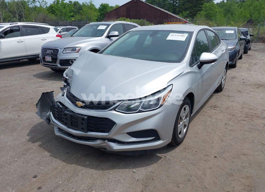 Photo 2 of 2018 Chevrolet Cruze LS AUTO (VIN 1G1BC5SM2J7120252)