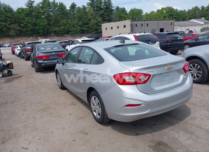 Photo 3 of 2018 Chevrolet Cruze LS AUTO (VIN 1G1BC5SM2J7120252)