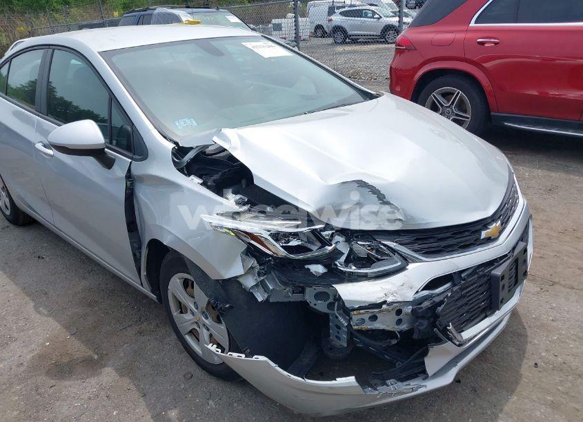 Photo 6 of 2018 Chevrolet Cruze LS AUTO (VIN 1G1BC5SM2J7120252)