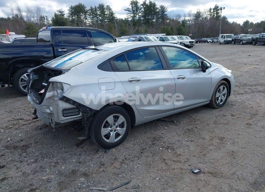 Photo 4 of 2018 Chevrolet Cruze LS AUTO (VIN 1G1BC5SM2J7224482)