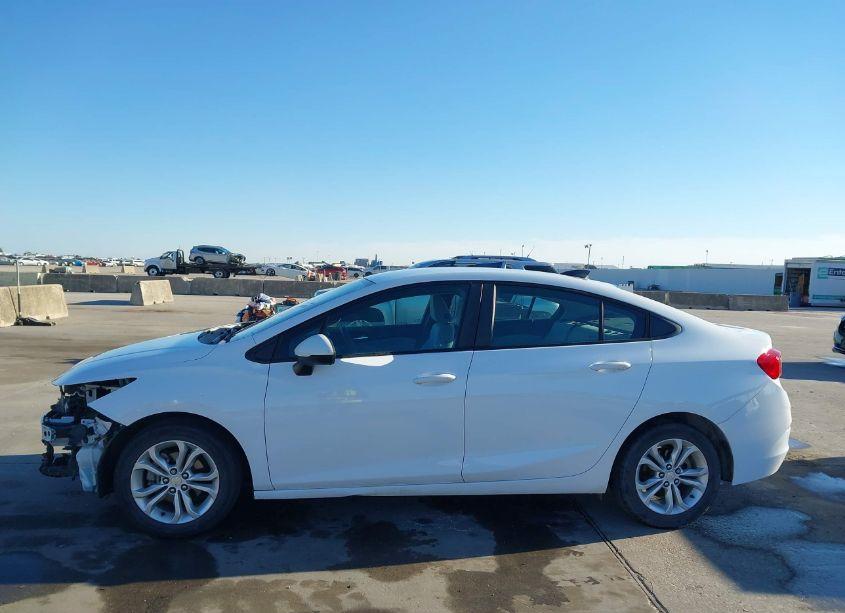 Photo 15 of 2019 Chevrolet Cruze LS (VIN 1G1BC5SM2K7128868)