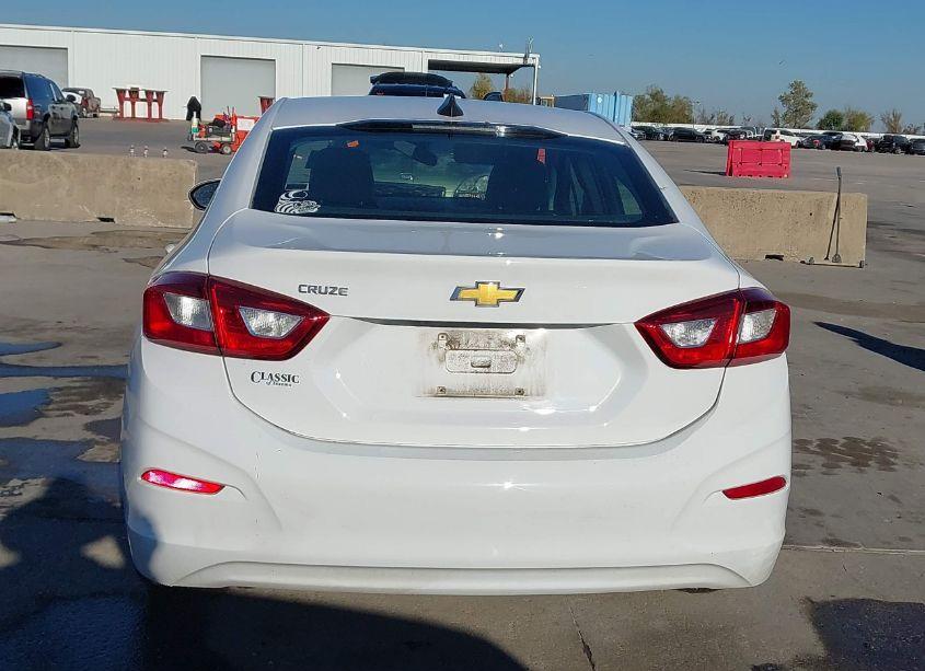 Photo 17 of 2019 Chevrolet Cruze LS (VIN 1G1BC5SM2K7128868)