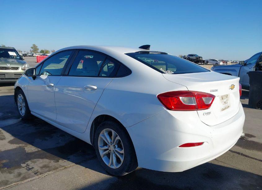 Photo 3 of 2019 Chevrolet Cruze LS (VIN 1G1BC5SM2K7128868)