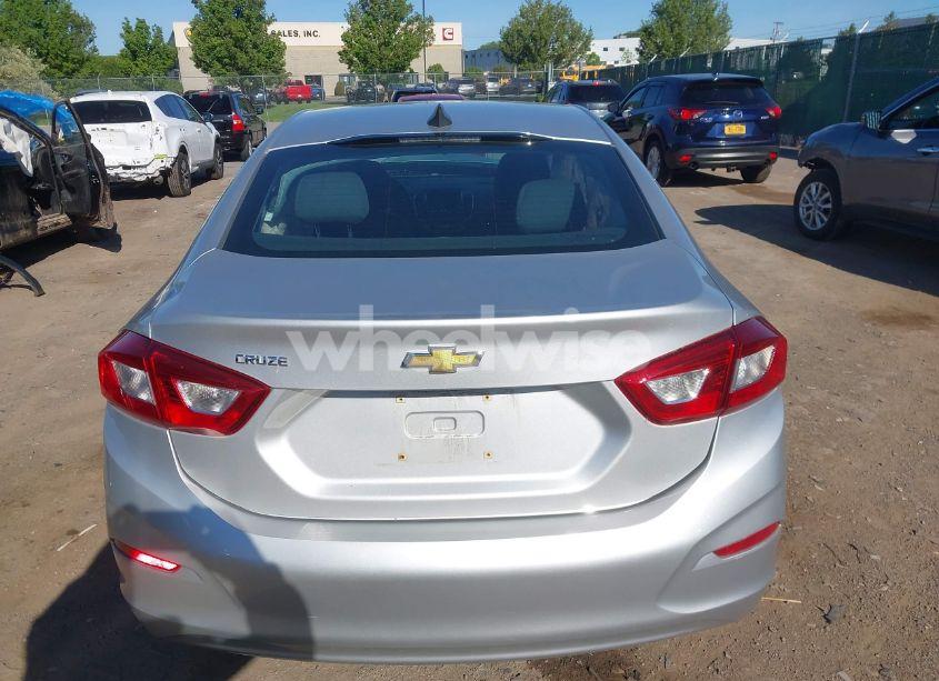 Photo 16 of 2019 Chevrolet Cruze LS (VIN 1G1BC5SM2K7151597)