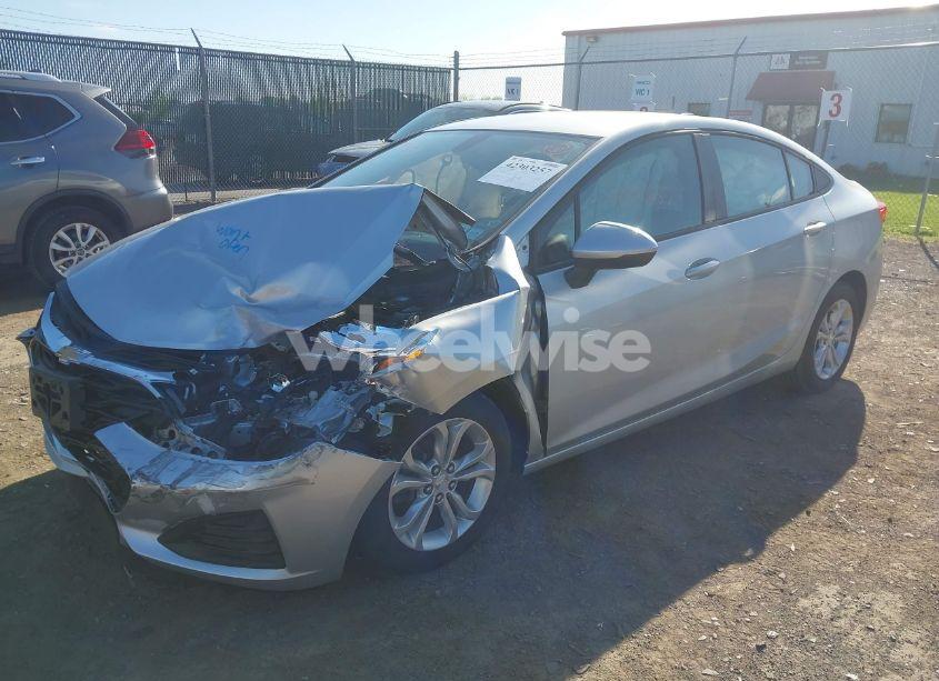 Photo 2 of 2019 Chevrolet Cruze LS (VIN 1G1BC5SM2K7151597)