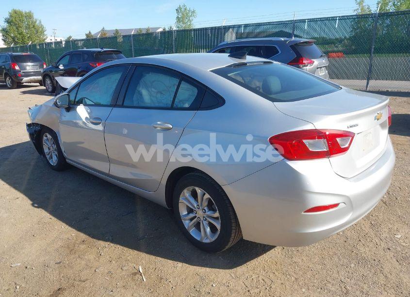 Photo 3 of 2019 Chevrolet Cruze LS (VIN 1G1BC5SM2K7151597)