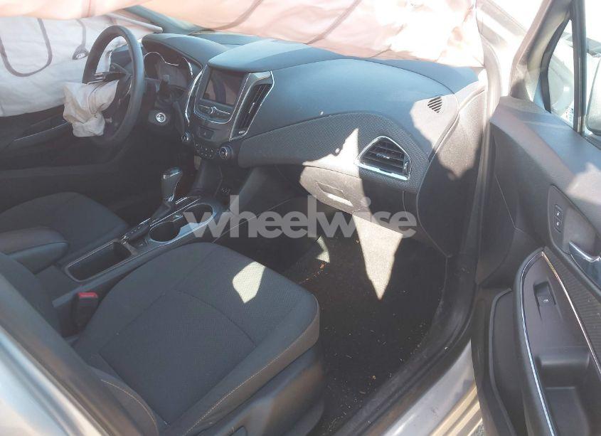 Photo 5 of 2019 Chevrolet Cruze LS (VIN 1G1BC5SM2K7151597)