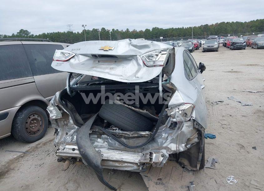 Photo 15 of 2016 Chevrolet Cruze LS AUTO (VIN 1G1BC5SM3G7251876)