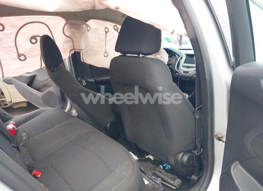 Photo 8 of 2016 Chevrolet Cruze LS AUTO (VIN 1G1BC5SM3G7251876)