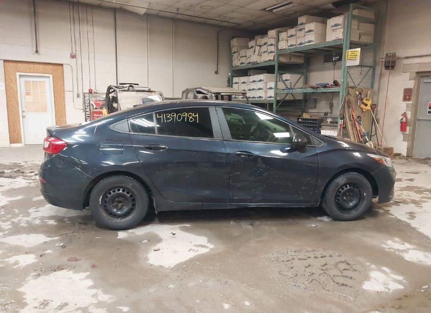 Photo 14 of 2016 Chevrolet Cruze LS AUTO (VIN 1G1BC5SM3G7255829)