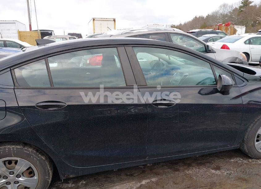 Photo 13 of 2017 Chevrolet Cruze LS AUTO (VIN 1G1BC5SM3H7138902)