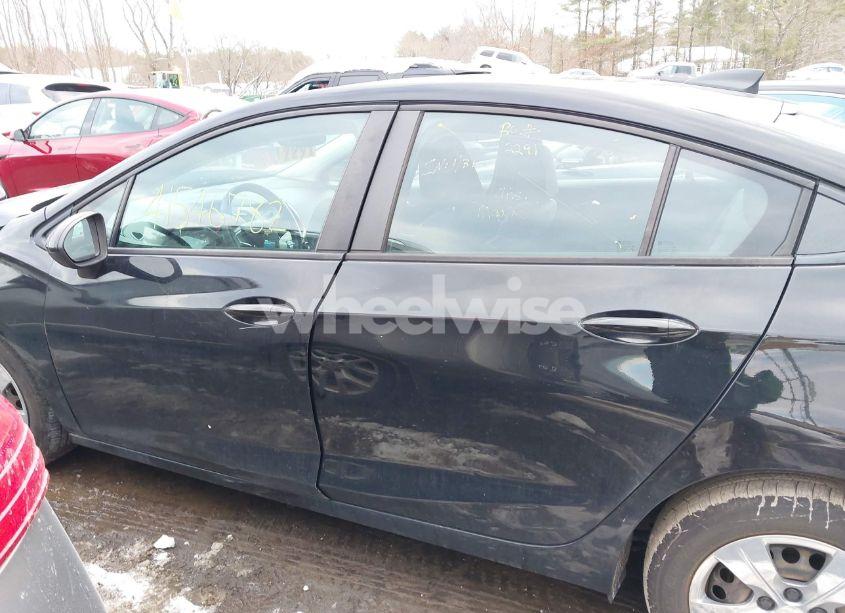 Photo 14 of 2017 Chevrolet Cruze LS AUTO (VIN 1G1BC5SM3H7138902)