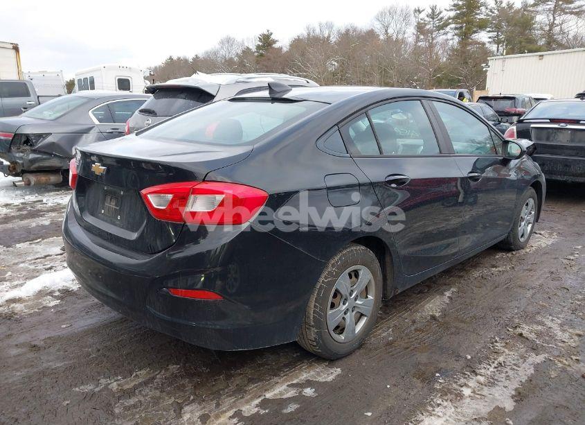 Photo 4 of 2017 Chevrolet Cruze LS AUTO (VIN 1G1BC5SM3H7138902)