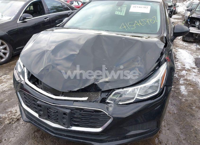 Photo 6 of 2017 Chevrolet Cruze LS AUTO (VIN 1G1BC5SM3H7138902)