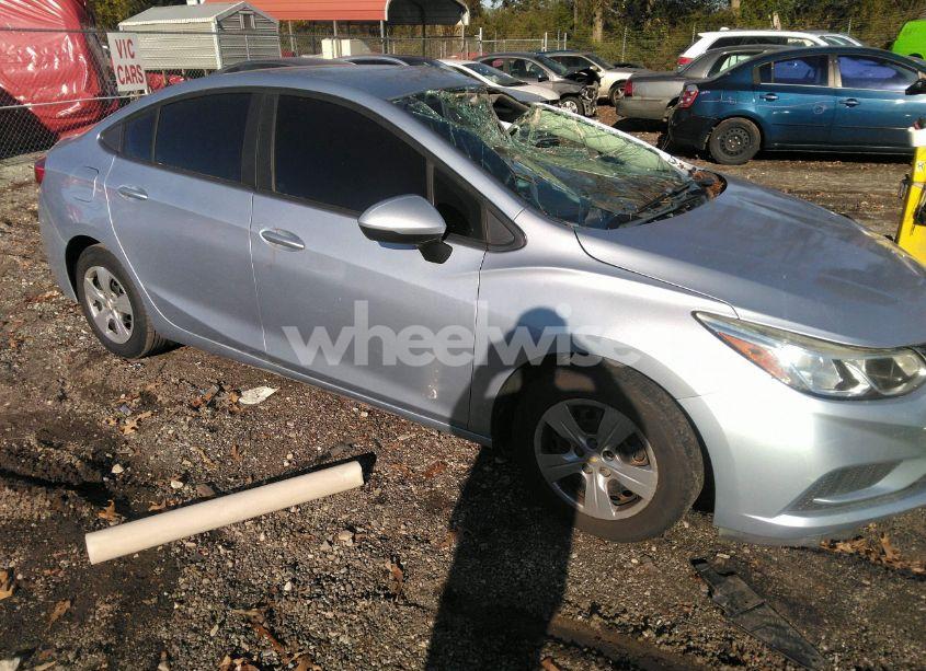 2017 Chevrolet Cruze LS AUTO (VIN 1G1BC5SM3H7183936) main photo