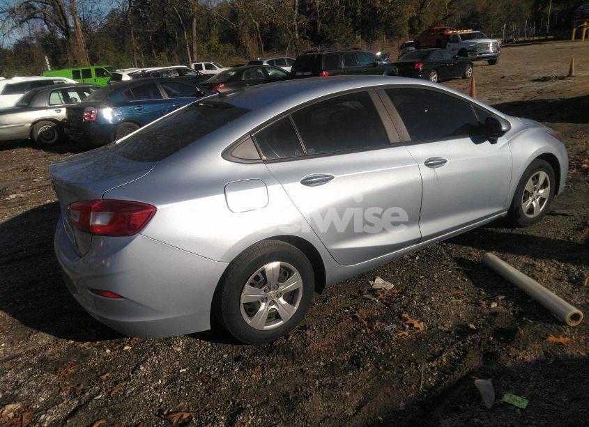 Photo 4 of 2017 Chevrolet Cruze LS AUTO (VIN 1G1BC5SM3H7183936)