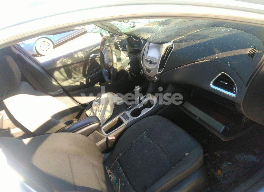 Photo 5 of 2017 Chevrolet Cruze LS AUTO (VIN 1G1BC5SM3H7183936)