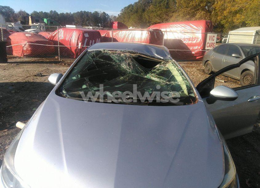 Photo 6 of 2017 Chevrolet Cruze LS AUTO (VIN 1G1BC5SM3H7183936)