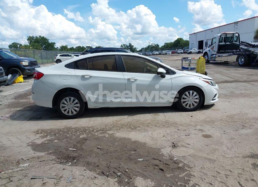 Photo 13 of 2017 Chevrolet Cruze LS AUTO (VIN 1G1BC5SM3H7202050)