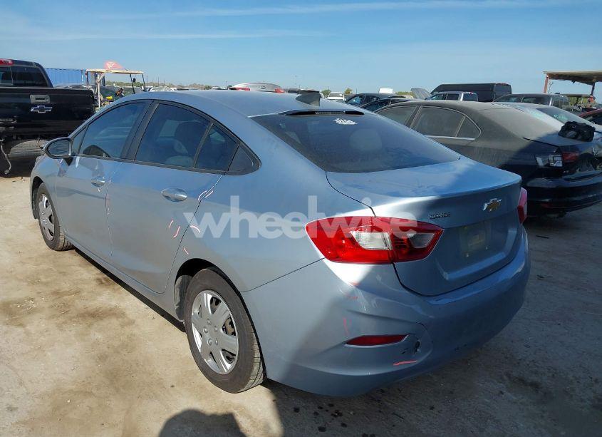 Photo 3 of 2017 Chevrolet Cruze LS AUTO (VIN 1G1BC5SM3H7232150)