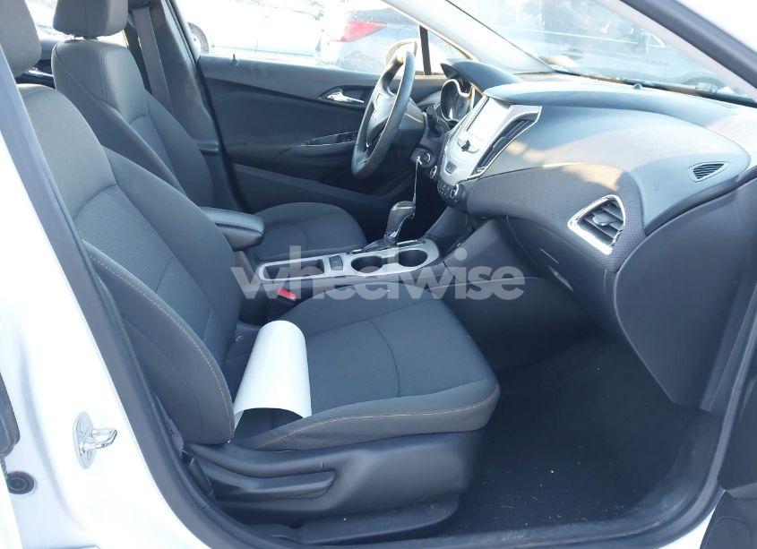 Photo 5 of 2017 Chevrolet Cruze LS AUTO (VIN 1G1BC5SM3H7270056)